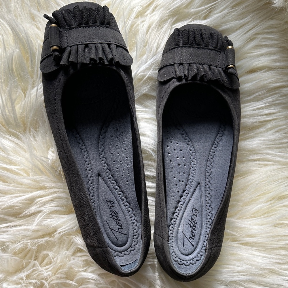 Trotters Dark Gray Fringe Loafers